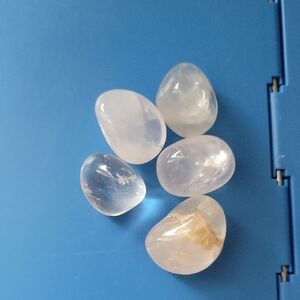 Tumbled Quartz Stones - Polished (5)
